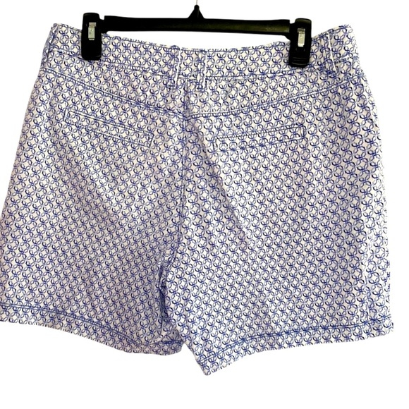 Blue white Patterned Women's Shorts Charter Club pockets zip button closure 8 - Picture 2 of 6
